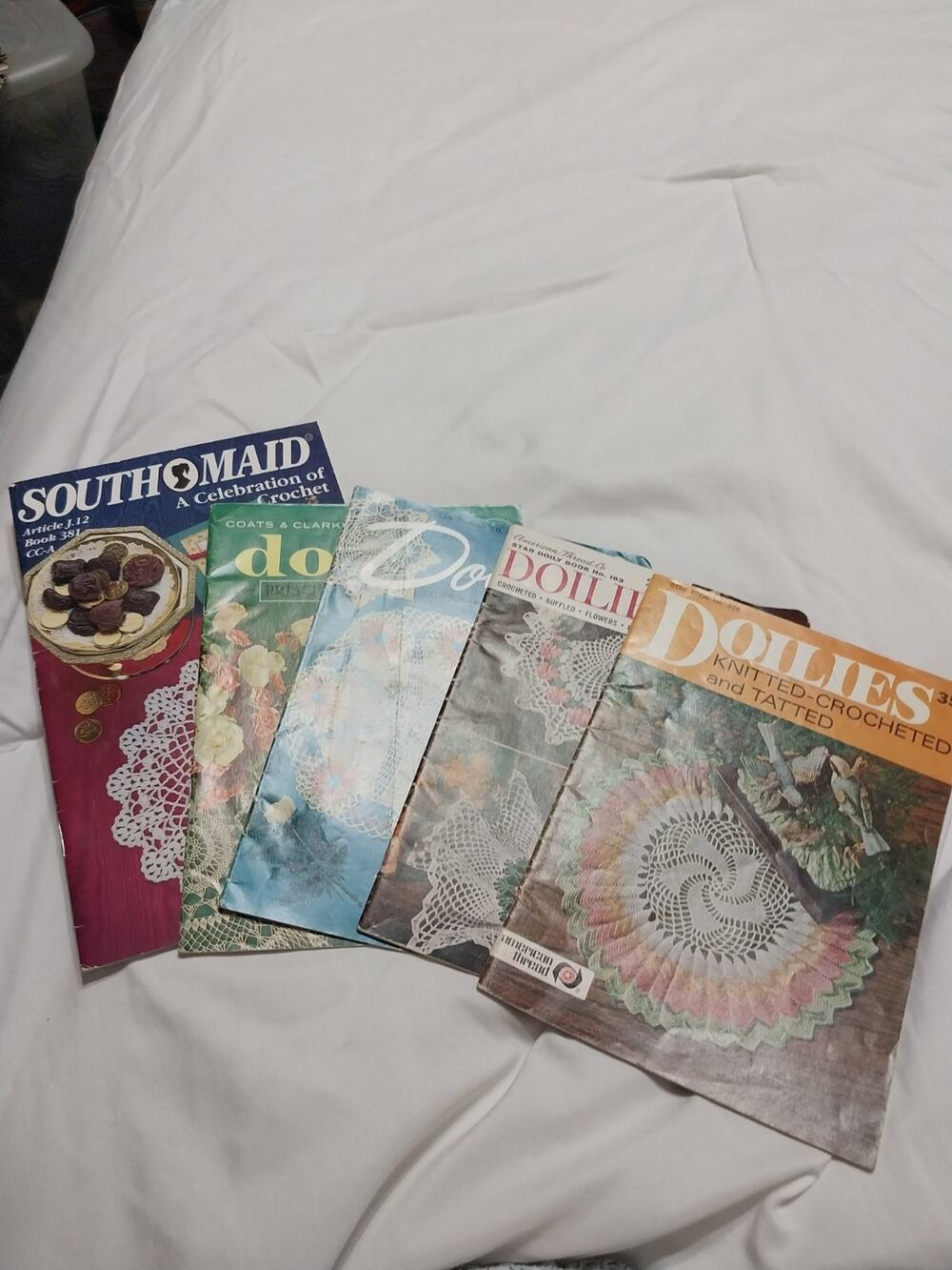 Lot of 5 Vintage Doilies Instruction Booklets Coats & Clark's, American Thread
